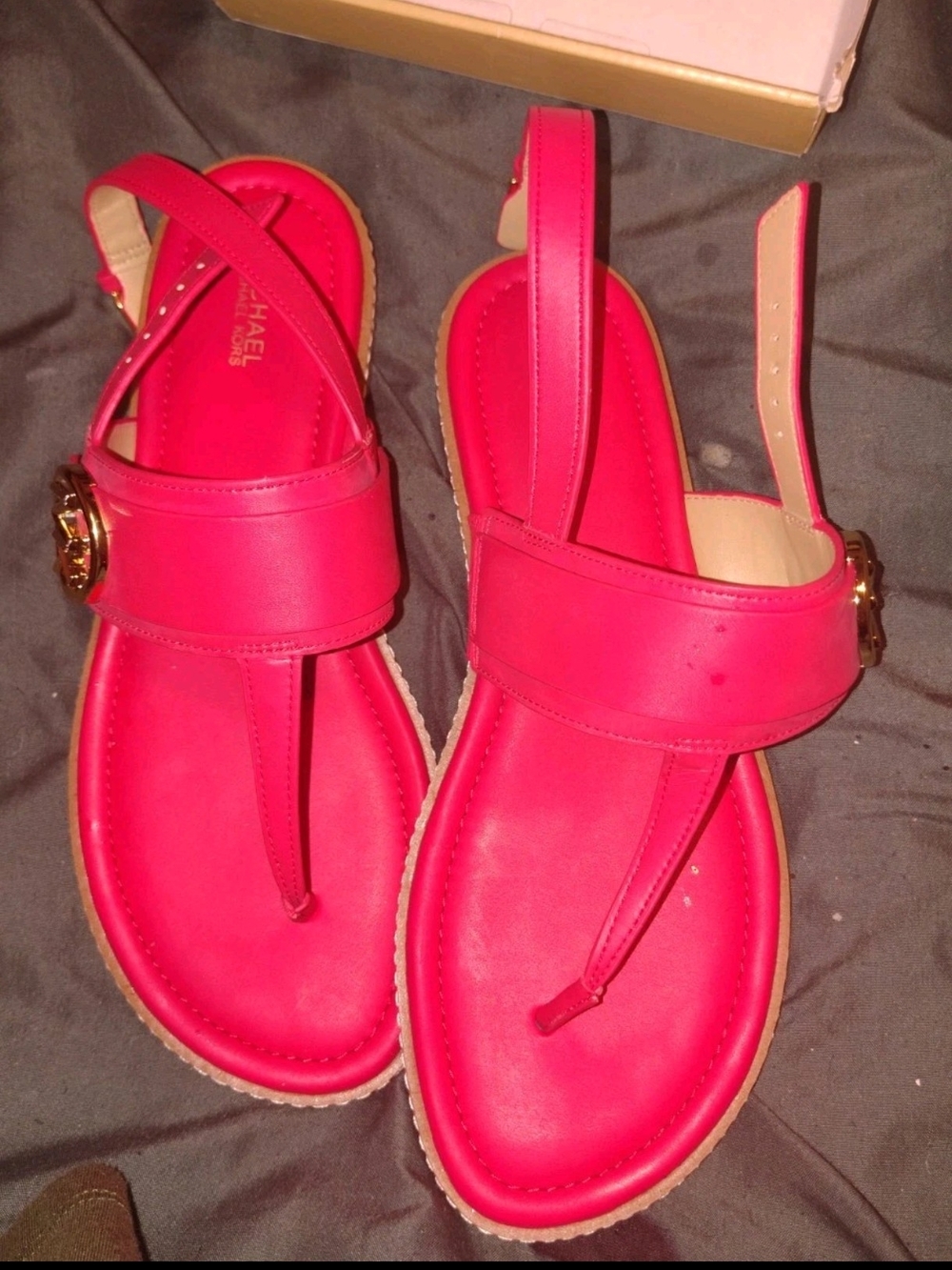 Michael Kors - Women’s Sandals - size 10 Faux Leather in Coral Reef color - Picture 3 of 3